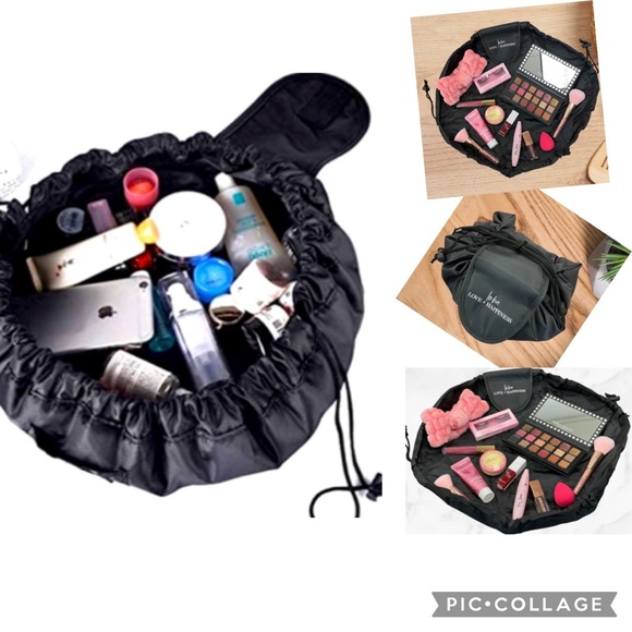 Handbags - SOLD🦋3/$30🦋 lay & play makeup bag ~ great travel cosmetic bag